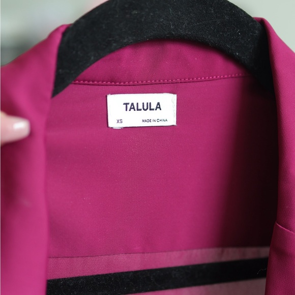 Cute light airy Talula cropped button up - Picture 3 of 4